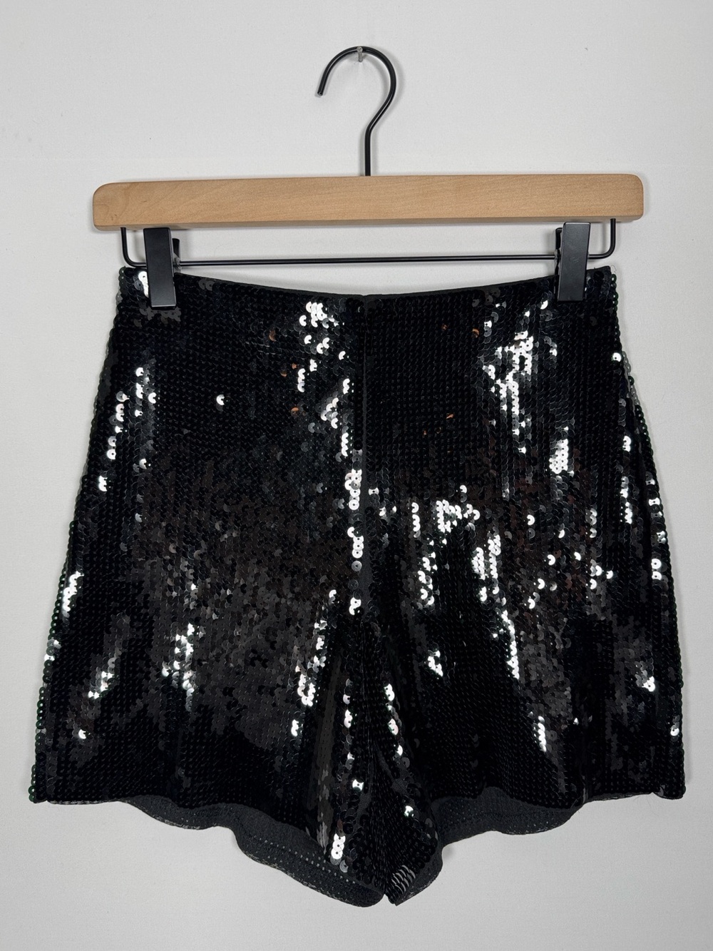 WS48 {Express} "High Rise" Black Full Sequin Elastic Waist Dress Party Shorts